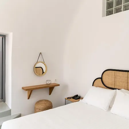 Evanthia View Island מלון *